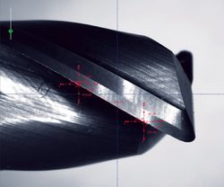 Theoretische Spitze <p>Messprogramm zur Ermittlung der theoretischen Spitze an kegeligen Werkzeugen über mehrere Messpunkte.</p>